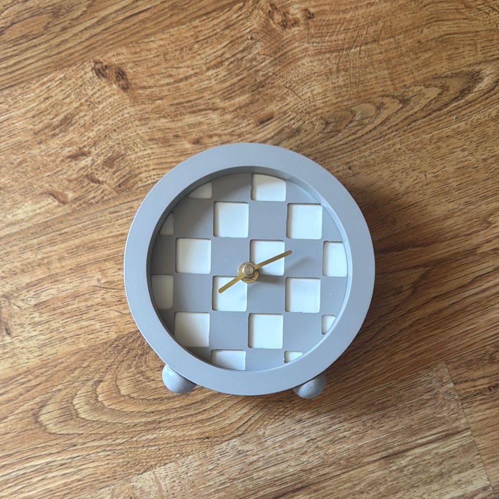 Gray and White Checkered Desk Clock